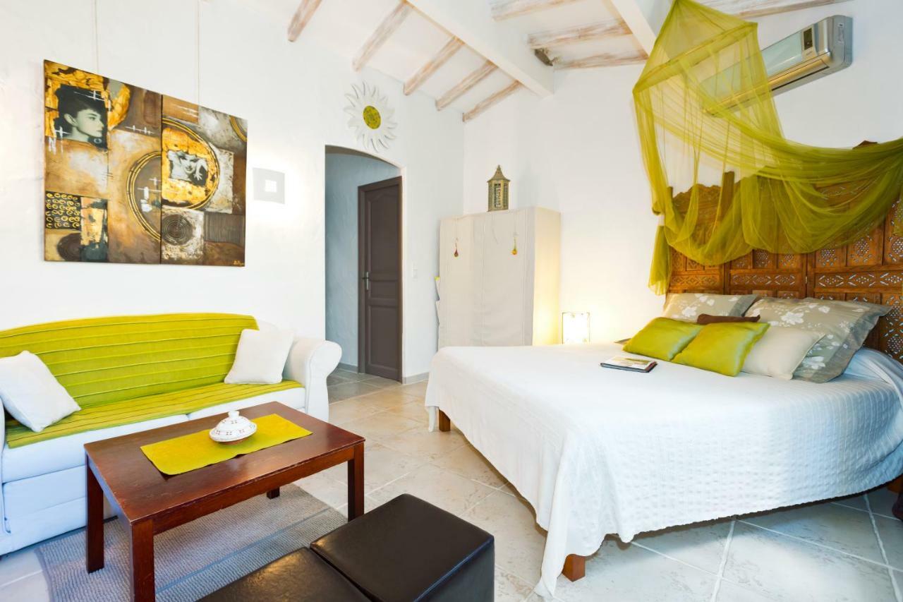 La Pergola Bed & Breakfast Chateauneuf-du-Pape Exterior photo